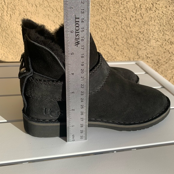 NWOT UGG black suede shearling ankle boots size 6.5 - Picture 6 of 14